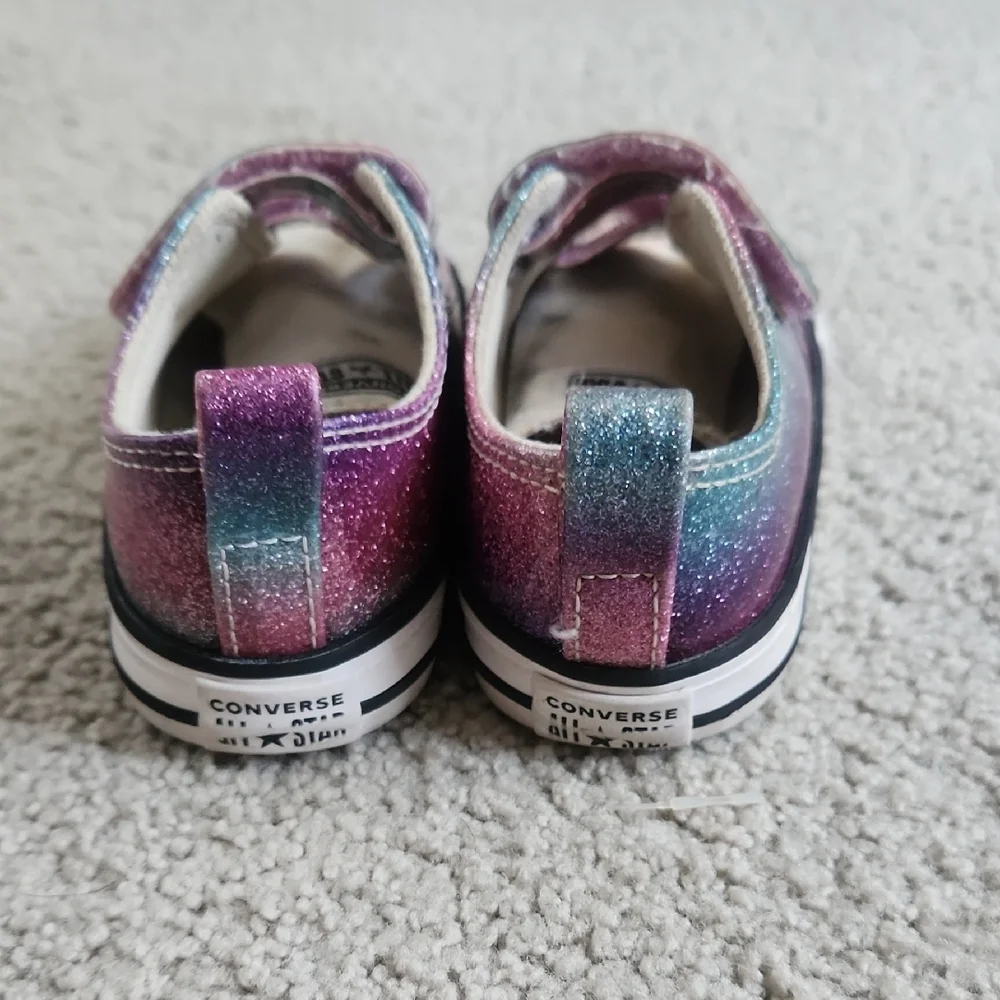 Converse Toddler Velcro Shoes - Picture 2 of 5